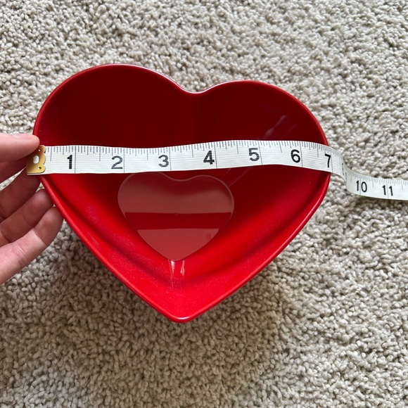 Plastic Heart Bowl - Picture 3 of 4